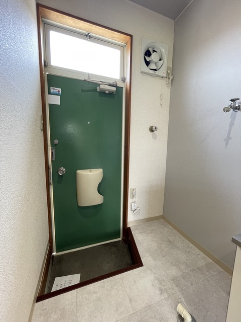 メゾンジュネスの玄関