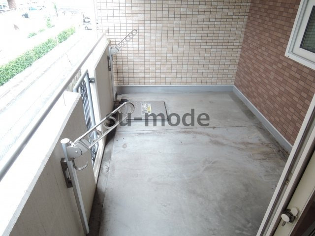 高槻市上本町の賃貸マンションのバルコニー
