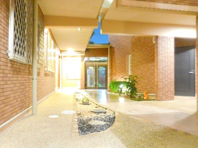 高槻市上本町の賃貸マンションの外観