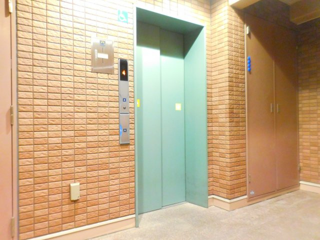 高槻市上本町の賃貸マンションのロビー