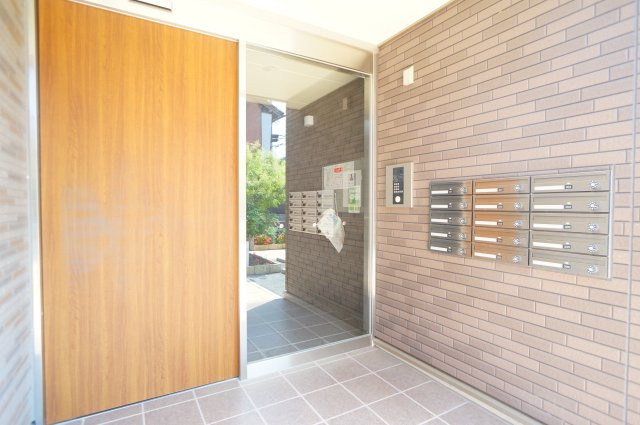 プラシード（奈良市）のエントランス