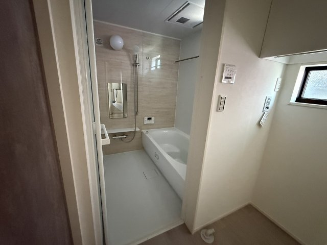 二丈上深江　新築戸建　６棟現場の浴室