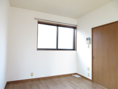 【居間・リビング】 | Ｎ＆Ｙハイツ | 1階洋室