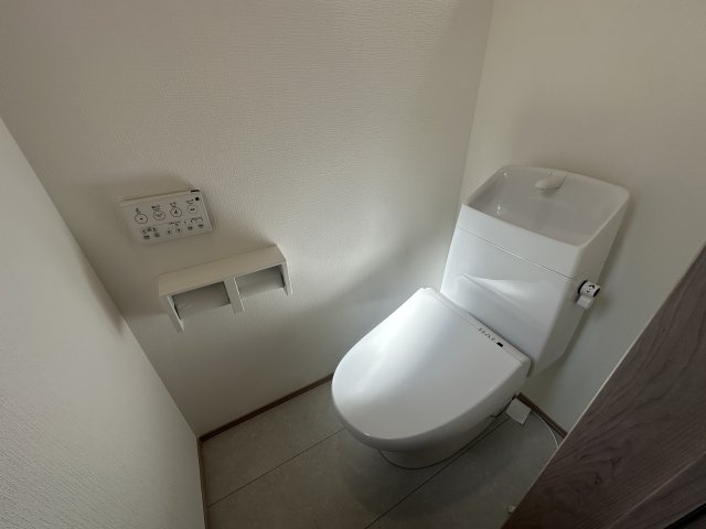明石市二見町東二見新築戸建C号棟のトイレ