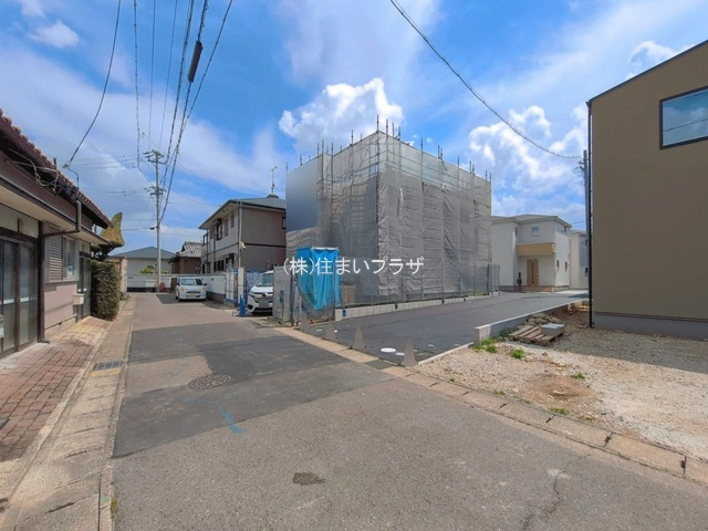 仲介手数料無料）小牧市小木２号棟の前面道路含む現地写真|前面道路含む現地写真です