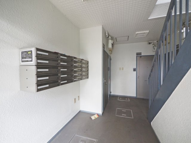 大阪市城東区新喜多東２丁目の賃貸マンションのロビー