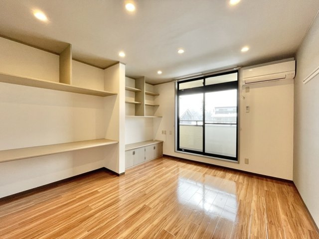 メゾン シャルムの洋室