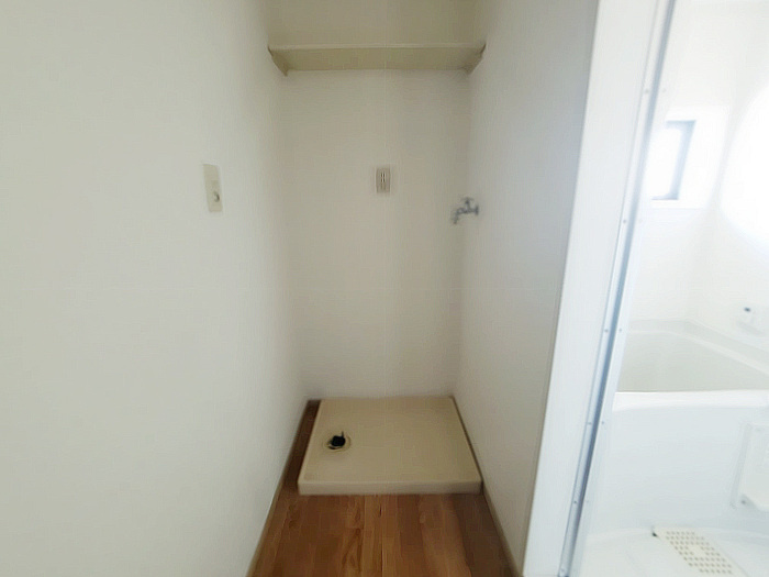 エミネンスナカオ Ｂ|室内洗濯機置き場