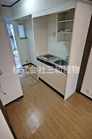 シャトルミサの内装