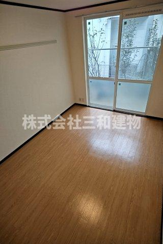 シャトルミサの居間・リビング