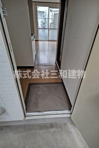 シャトルミサの玄関