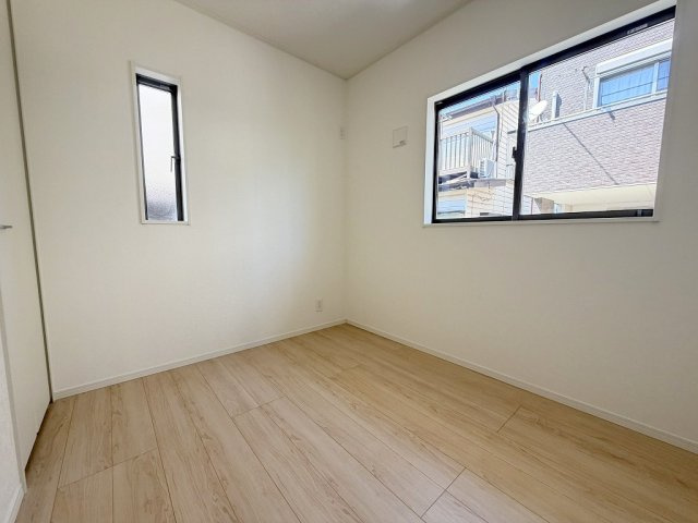 三郷市谷中　新築戸建　全1棟の洋室|3.7帖の洋室は子供部屋や趣味部屋としても活用できます