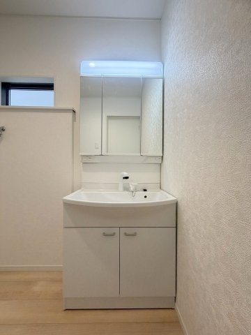 三郷市谷中　新築戸建　全1棟の独立洗面台|同施工会社の参考写真になります。