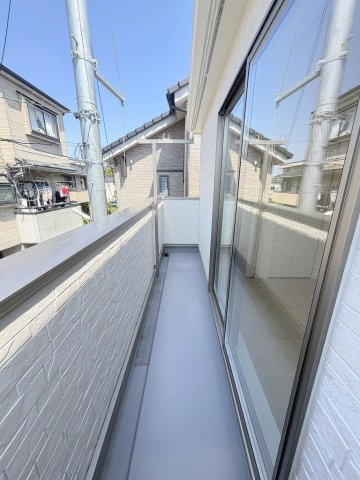 三郷市谷中　新築戸建　全1棟のバルコニー|北向きバルコニー