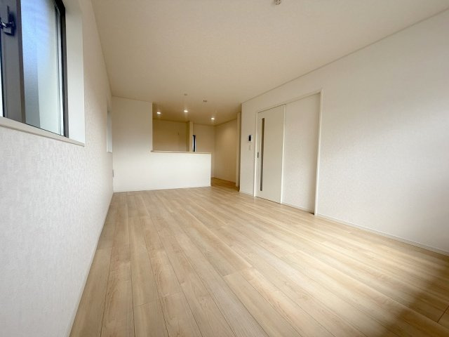 三郷市谷中　新築戸建　全1棟の居間・リビング|同施工会社の参考写真になります。