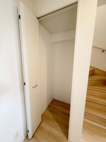 三郷市谷中　新築戸建　全1棟の収納|同施工会社の参考写真になります。