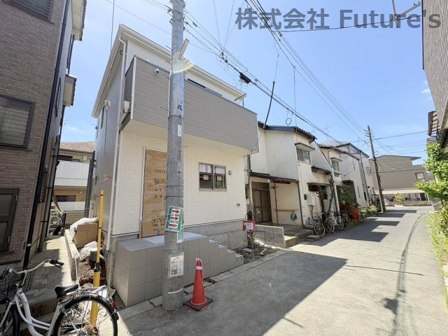 三郷市谷中　新築戸建　全1棟の前面道路含む現地写真|前面道路含む現地写真です。