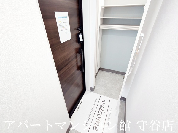 レーヴ・ウェル松代の玄関