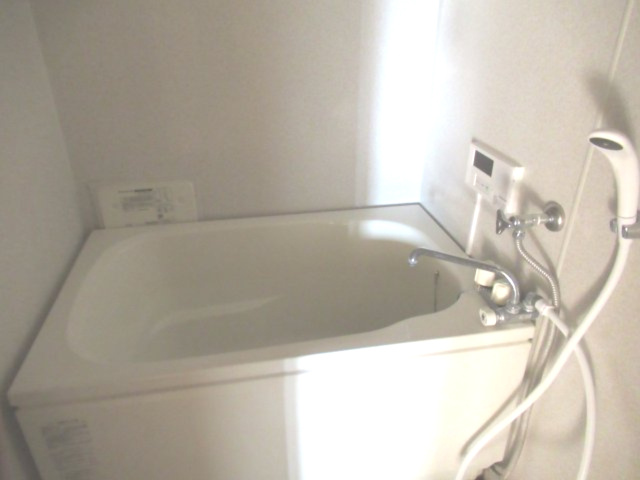 兵庫県公社　播磨城ノ宮３号棟の浴室|落ち着いた空間のお風呂です