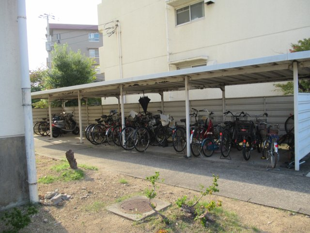 兵庫県公社　播磨城ノ宮３号棟のその他共用部分|駐輪場です