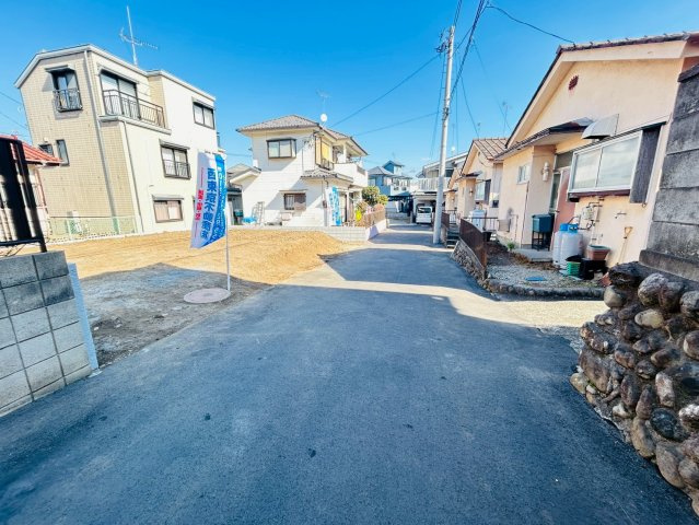 あきる野市雨間/建築条件無し売地/駅徒歩5分/整形地の前面道路含む現地写真|前面道路は2025年アスファルト新設でキレイです♪