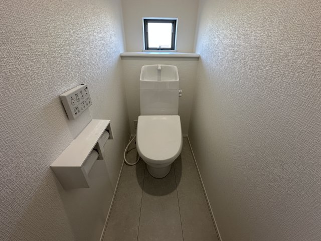 明石市二見町東二見新築戸建D号棟のトイレ