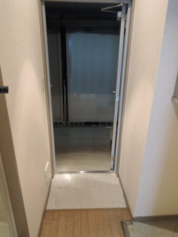 アドレ国立の玄関