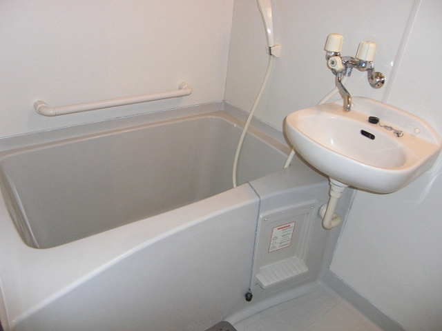 アドレ国立の浴室|落ち着いた空間のお風呂です