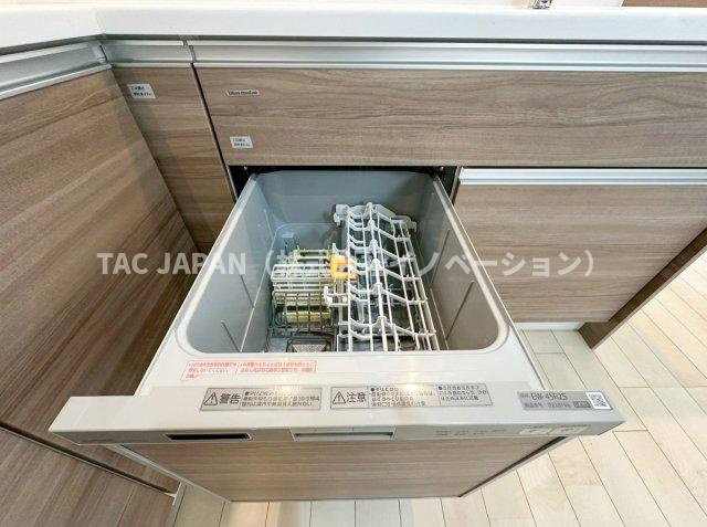 志茂の分譲（最終1邸宅）のキッチン|最後にスイッチONすれば洗い物が完了。家事の時短に大活躍のビルトイン食器洗浄乾燥機。