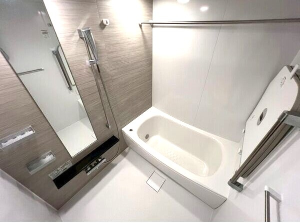 プレミスト一社の浴室