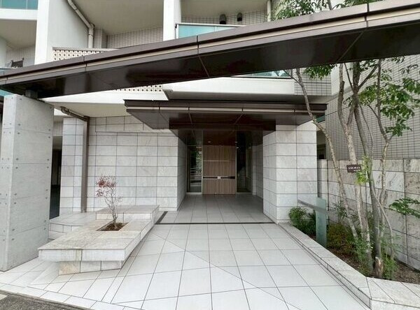 プレミスト一社のエントランス