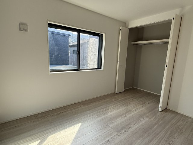 二丈上深江　新築戸建　６棟現場の洋室|洋室８帖