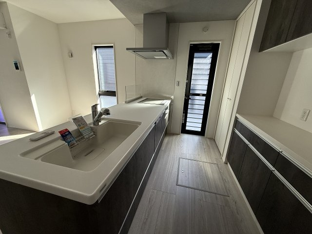 二丈上深江　新築戸建　６棟現場のキッチン