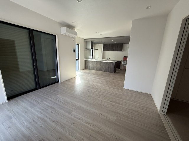 二丈上深江　新築戸建　６棟現場の居間・リビング|LDK18.5帖