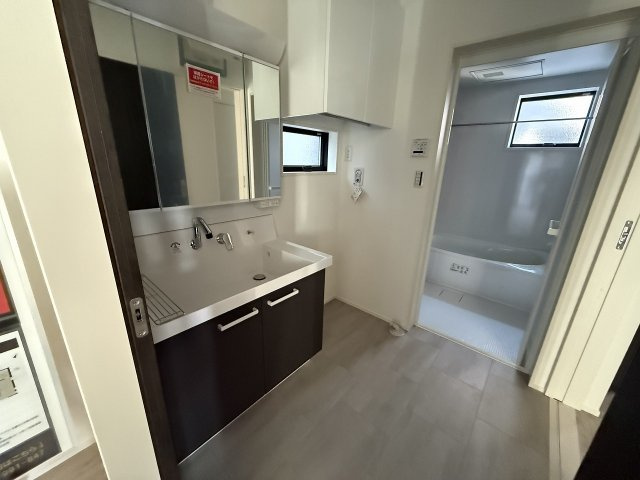 二丈上深江　新築戸建　６棟現場の脱衣所