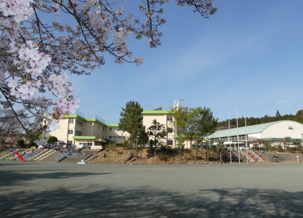 【周辺】 | 成田市加良部４丁目２期 | 新山小学校