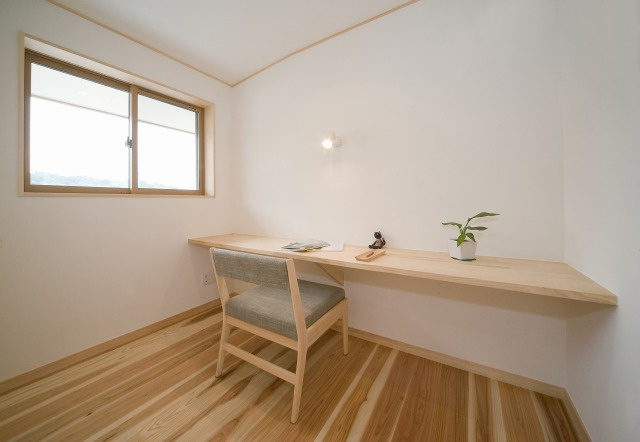 富士市松岡　中古住宅の洋室