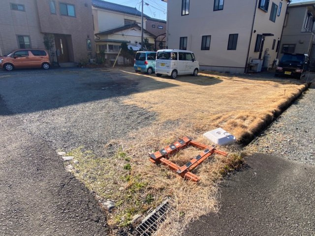富士市水戸島2丁目　売土地の前面道路含む現地写真