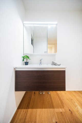 葵区エリア！ ～小中学校まで近い好立地の新築分譲住宅～の独立洗面台