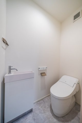 葵区エリア！ ～小中学校まで近い好立地の新築分譲住宅～のトイレ