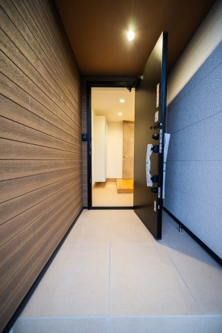 葵区エリア！ ～小中学校まで近い好立地の新築分譲住宅～の玄関