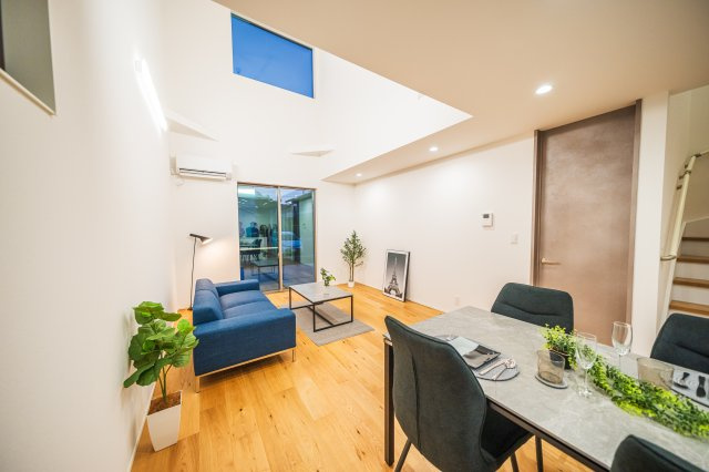 葵区エリア！ ～小中学校まで近い好立地の新築分譲住宅～の居間・リビング