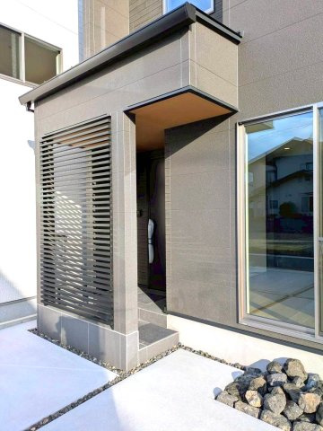 葵区エリア！ 小中学校まで近い好立地の新築分譲住宅のエントランス