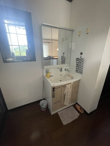 静岡市清水区山切　中古戸建の洗面所