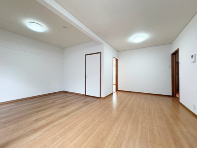 【居間・リビング】 | パインウッドヴィレッジ６号棟