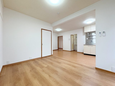 【居間・リビング】 | パインウッドヴィレッジ６号棟