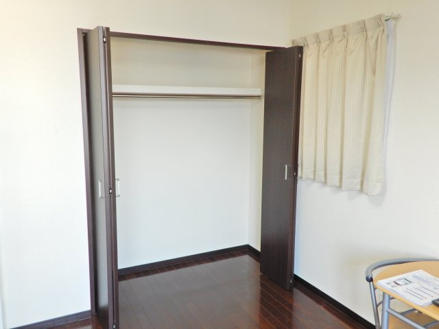 レオパレス別所新町LA1の収納