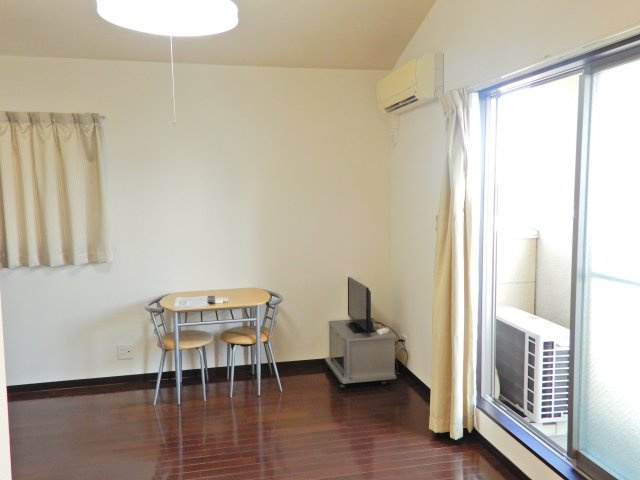 レオパレス別所新町LA1の子供部屋