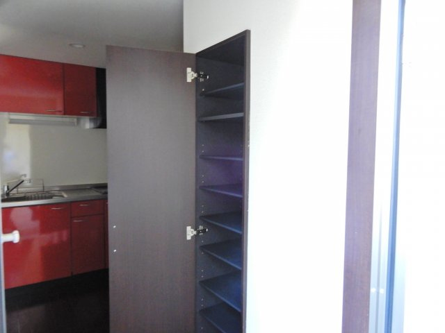 レオパレス別所新町LA1の収納