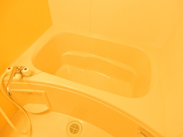 レオパレス別所新町LA1の浴室